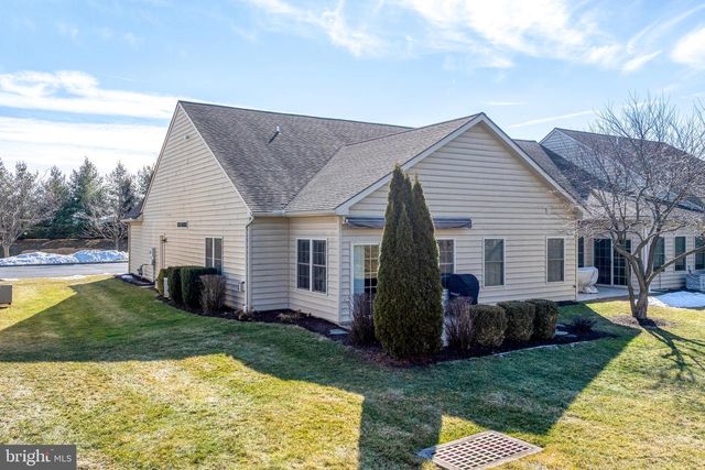 1210 CANTEBURY DR, Mount Joy, PA 17552