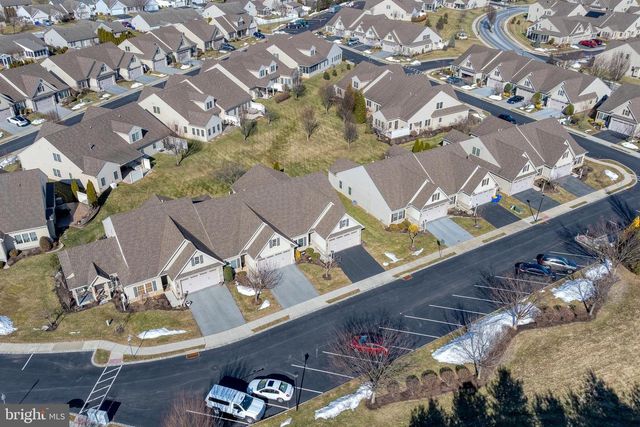 1210 CANTEBURY DR, Mount Joy, PA 17552