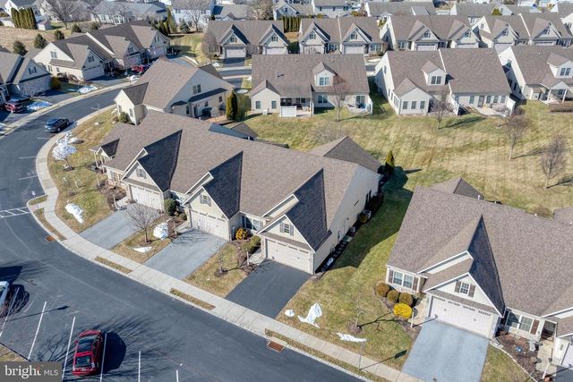 1210 CANTEBURY DR, Mount Joy, PA 17552