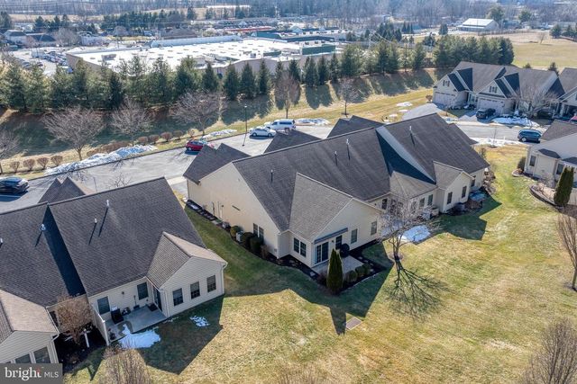 1210 CANTEBURY DR, Mount Joy, PA 17552