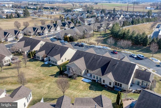 1210 CANTEBURY DR, Mount Joy, PA 17552