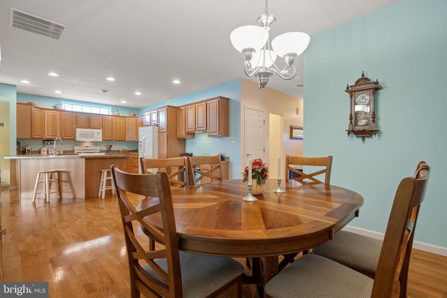 1210 CANTEBURY DR, Mount Joy, PA 17552