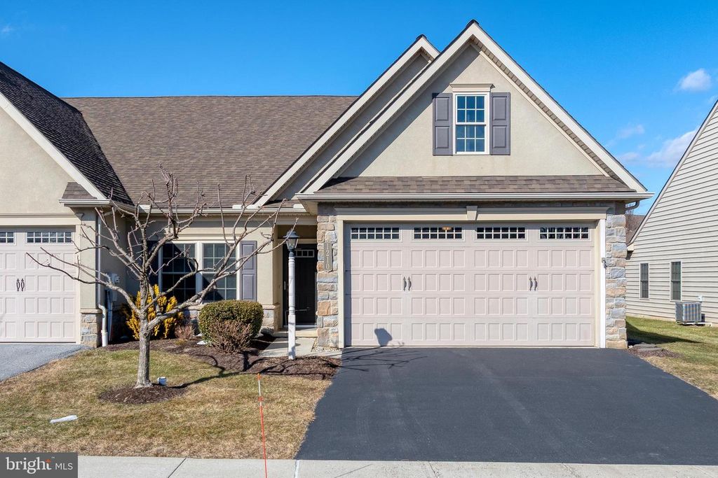 1210 CANTEBURY DR, Mount Joy, PA 17552