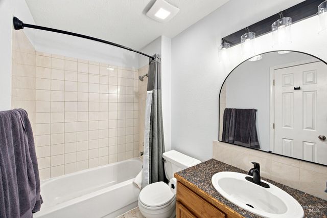 2808 Fox Place, Nampa, ID 83687