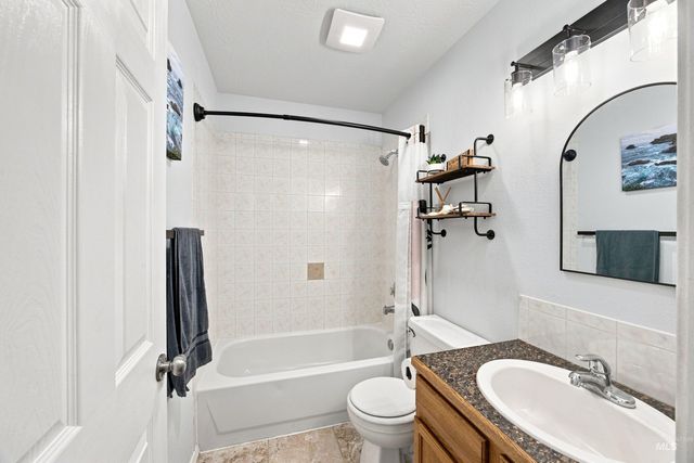 2808 Fox Place, Nampa, ID 83687