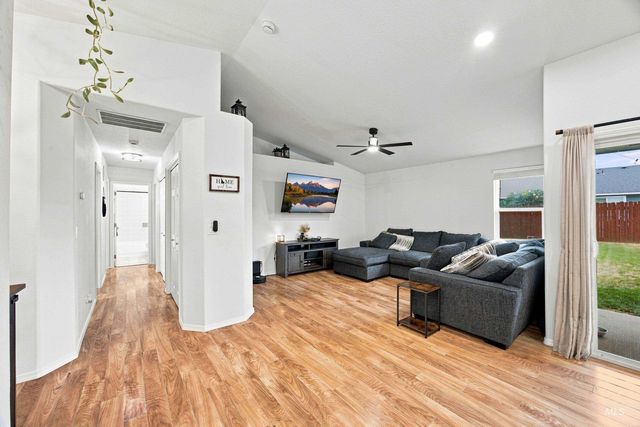 2808 Fox Place, Nampa, ID 83687