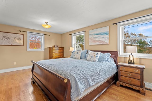 174 Oak Hill Avenue, Manchester, NH 03104