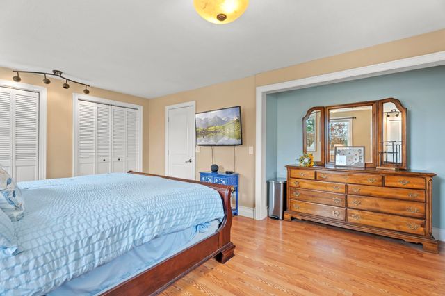 174 Oak Hill Avenue, Manchester, NH 03104