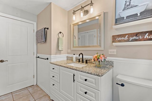 174 Oak Hill Avenue, Manchester, NH 03104