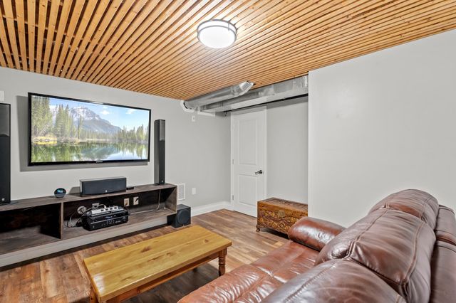 174 Oak Hill Avenue, Manchester, NH 03104