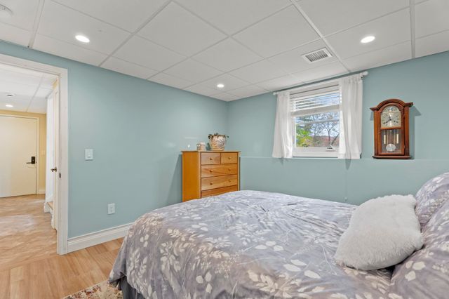 174 Oak Hill Avenue, Manchester, NH 03104