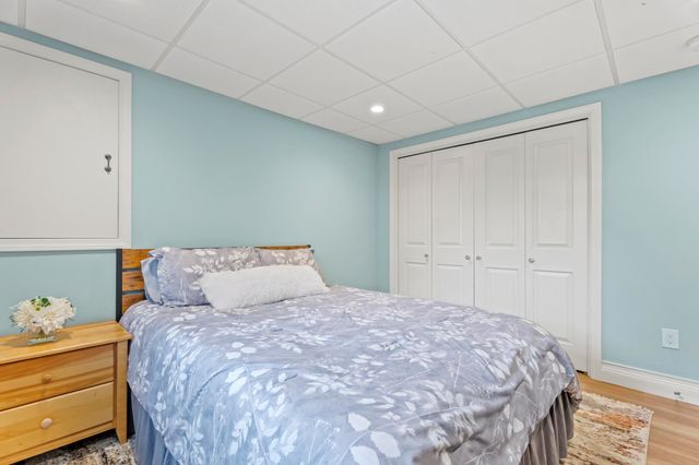 174 Oak Hill Avenue, Manchester, NH 03104