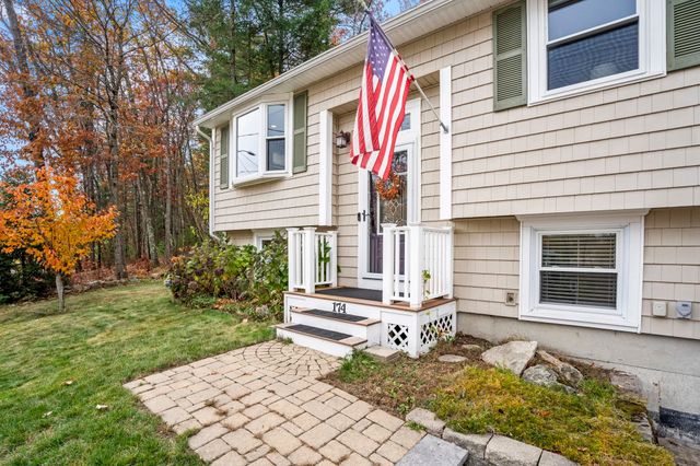 174 Oak Hill Avenue, Manchester, NH 03104