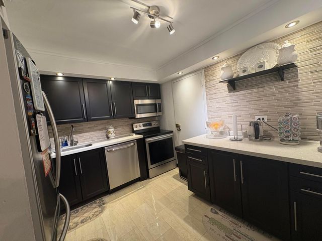 3730 Inverrary Drive 2t, Lauderhill, FL 33319