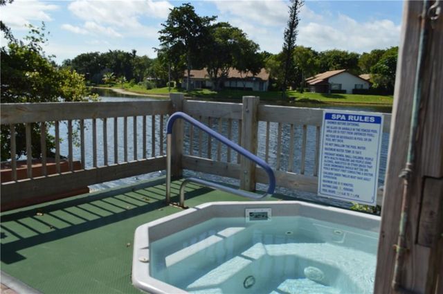 3730 Inverrary Drive 2t, Lauderhill, FL 33319