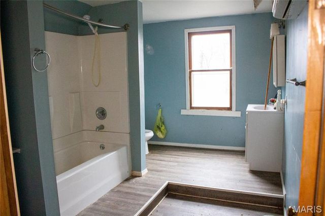 101 Orchard Street, Marble Hill, MO 63764