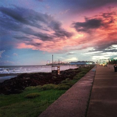 2010 Strand 201, Galveston, TX 77550