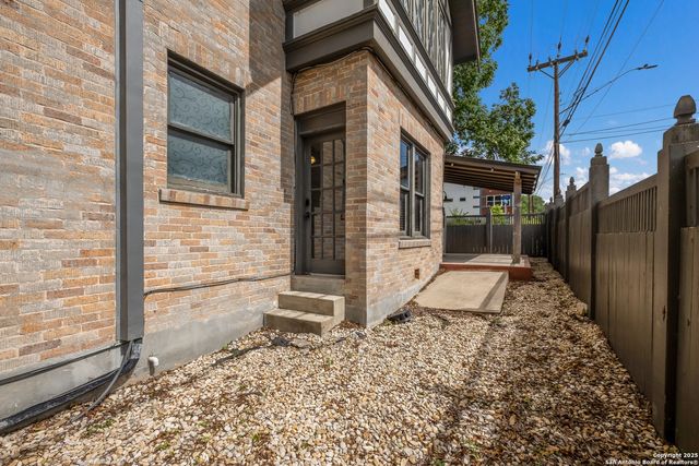 162 Davis Ct Unit B, San Antonio, TX 78209
