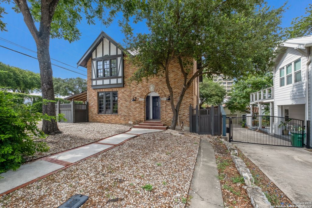 162 Davis Ct Unit B, San Antonio, TX 78209
