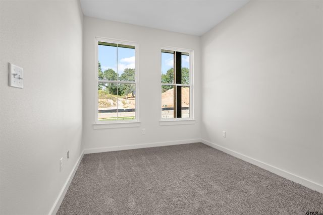 16525 Crossing Circle, Lindale, TX 75771