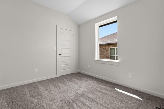 16525 Crossing Circle, Lindale, TX 75771