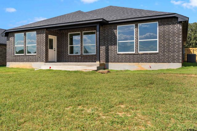 16525 Crossing Circle, Lindale, TX 75771