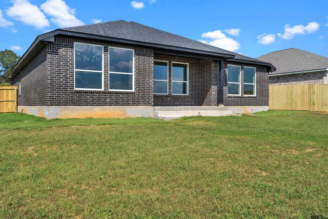 16525 Crossing Circle, Lindale, TX 75771