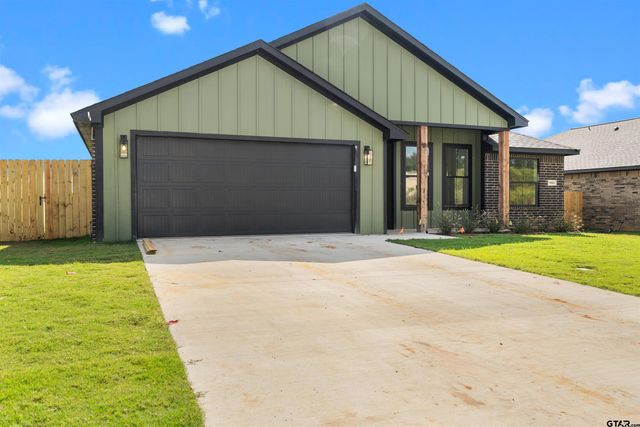 16525 Crossing Circle, Lindale, TX 75771