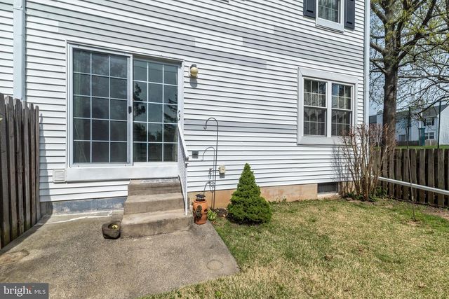 808 PUTTER CT, Warrington, PA 18976