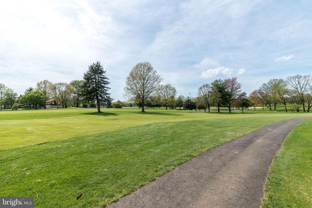 808 PUTTER CT, Warrington, PA 18976