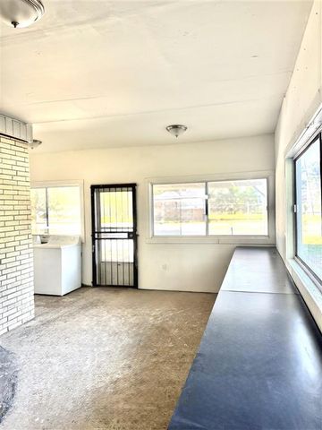 1303 Wendell Street, Lake Charles, LA 70601