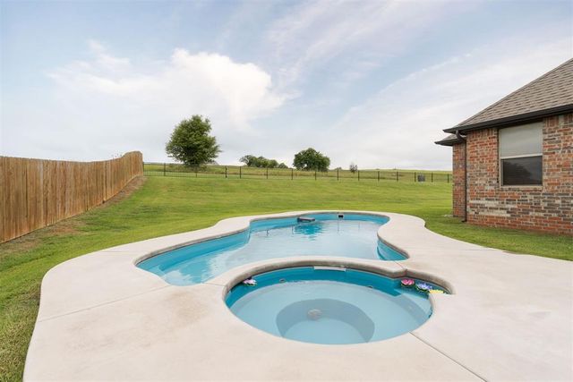 3525 Abby Lane, Newcastle, OK 73065