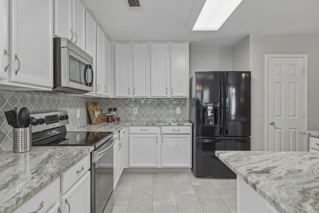 1144 Golden Eagle Court, Aubrey, TX 76227