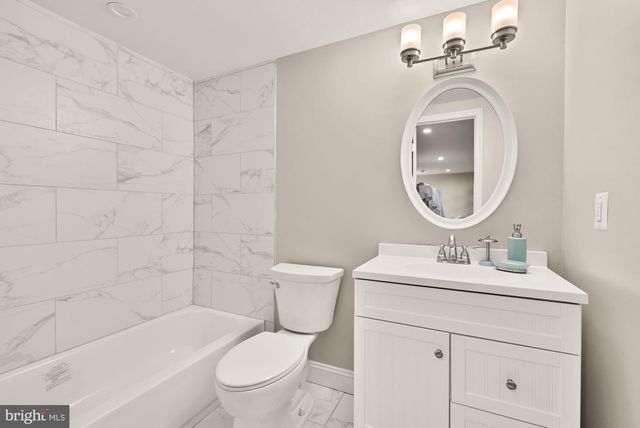 4521 CLAY ST NE, Washington, DC 20019