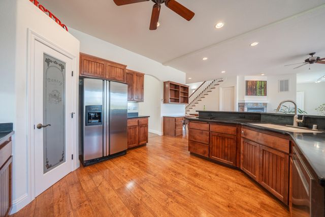 8180 Whispering Oaks Road, Redding, CA 96002