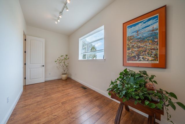 8180 Whispering Oaks Road, Redding, CA 96002