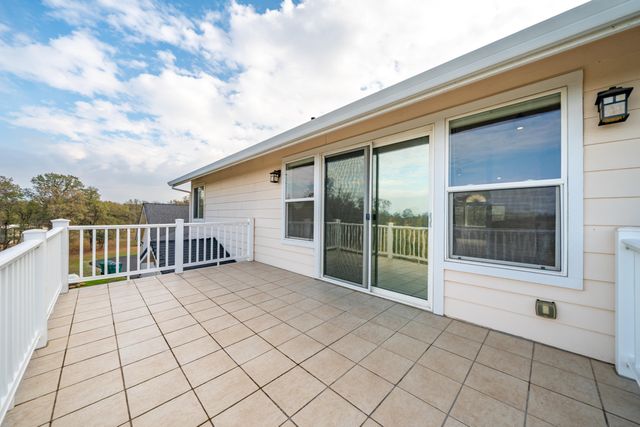 8180 Whispering Oaks Road, Redding, CA 96002