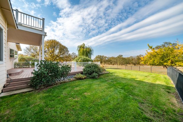 8180 Whispering Oaks Road, Redding, CA 96002