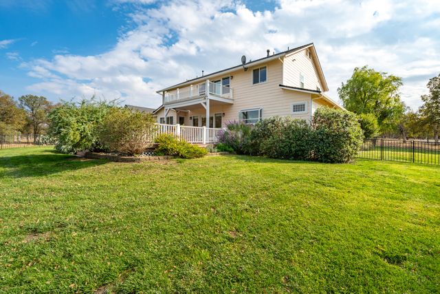 8180 Whispering Oaks Road, Redding, CA 96002