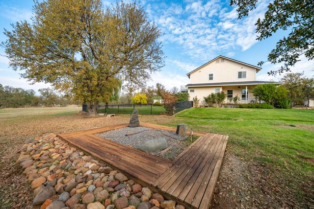 8180 Whispering Oaks Road, Redding, CA 96002