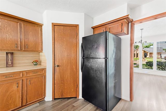 10122 Sageglow Drive, Houston, TX 77089