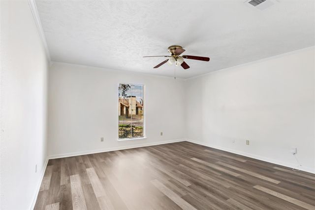 10122 Sageglow Drive, Houston, TX 77089