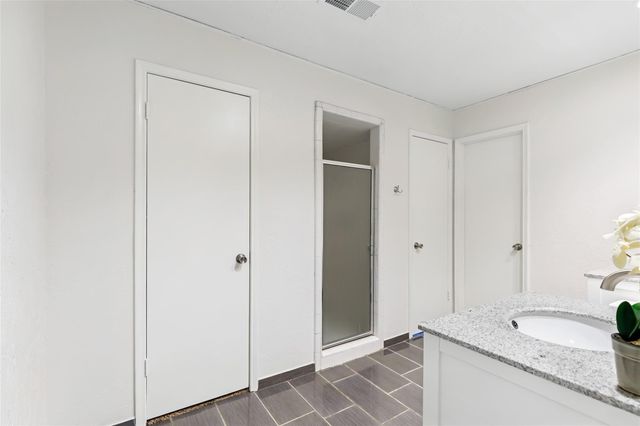 10122 Sageglow Drive, Houston, TX 77089