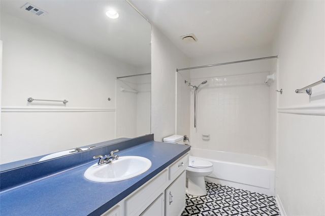 10122 Sageglow Drive, Houston, TX 77089