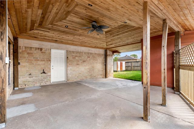10122 Sageglow Drive, Houston, TX 77089