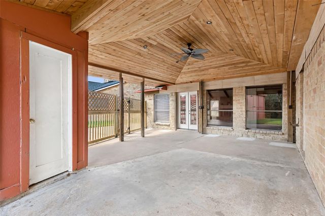 10122 Sageglow Drive, Houston, TX 77089