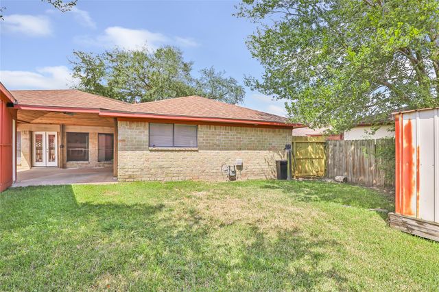 10122 Sageglow Drive, Houston, TX 77089