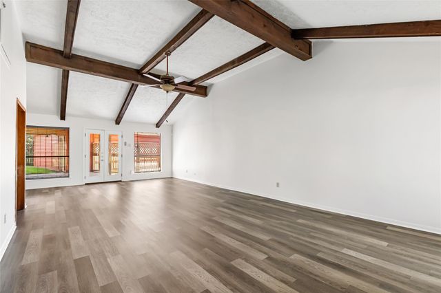 10122 Sageglow Drive, Houston, TX 77089