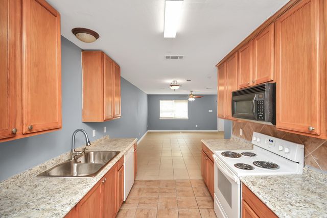 11899 Algonquin Drive 1, Houston, TX 77089