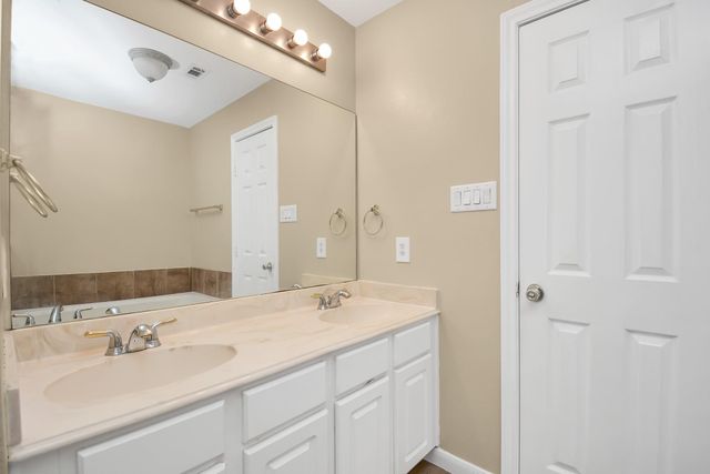 11899 Algonquin Drive 1, Houston, TX 77089